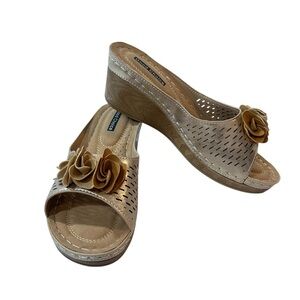Good Choice Juliet Wedge Sandals Heel Height 2.5” Gold Womens New